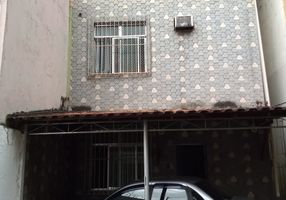 Casa com 2 Quartos à venda, 60m²