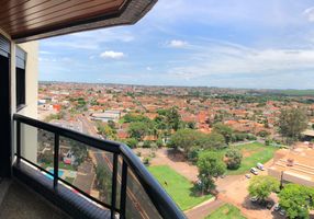Apartamento com 3 Quartos à venda, 136m²