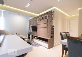 Apartamento com 2 Quartos para alugar, 70m²