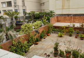 Apartamento com 3 Quartos para alugar, 125m²