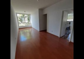 Apartamento com 3 Quartos para alugar, 75m²