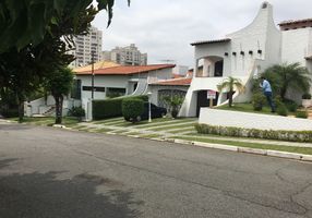 Casa com 4 Quartos para venda ou aluguel, 540m²