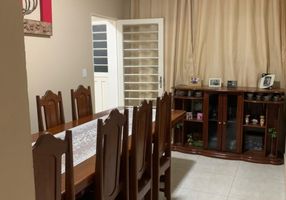 Casa com 3 Quartos à venda, 115m²