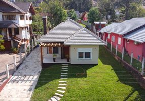 Casa com 3 Quartos à venda, 145m²