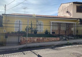 Casa de Condomínio com 5 Quartos para alugar, 368m²