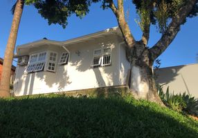 Casa com 3 Quartos à venda, 220m²
