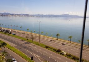 Apartamento com 4 Quartos à venda, 181m²