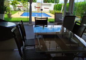 Casa de Condomínio com 3 Quartos à venda, 450m²