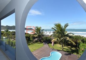 Casa com 5 Quartos para alugar, 250m²