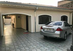 Casa com 3 Quartos à venda, 144m²