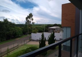 Casa de Condomínio com 5 Quartos à venda, 349m²