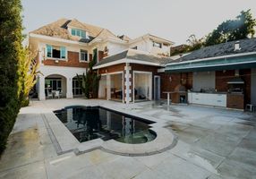 Casa de Condomínio com 4 Quartos à venda, 1000m²