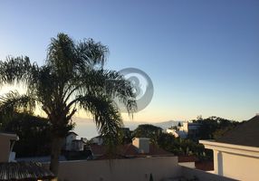 Casa com 4 Quartos à venda, 360m²
