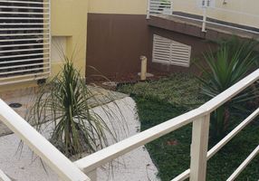 Apartamento com 1 Quarto para alugar, 30m²