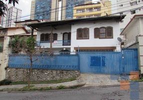 Casa com 5 Quartos para venda ou aluguel, 480m²