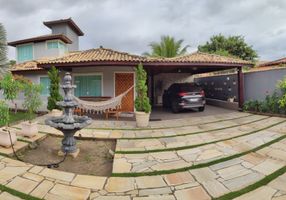 Casa com 4 Quartos à venda, 300m²