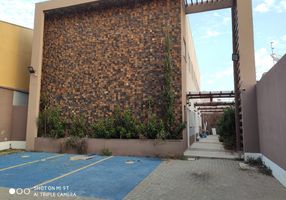 Casa de Condomínio com 2 Quartos à venda, 80m²