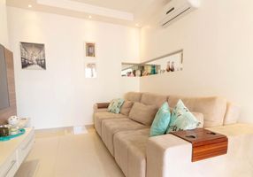 Apartamento com 2 Quartos à venda, 60m²