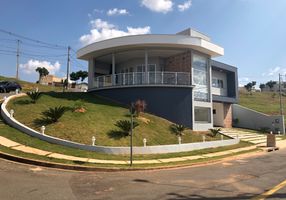 Casa de Condomínio com 3 Quartos à venda, 230m²