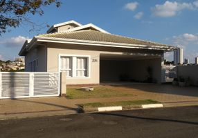 Casa de Condomínio com 3 Quartos à venda, 450m²
