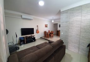 Casa com 2 Quartos à venda, 104m²