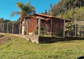 Casa com 2 Quartos para alugar, 100m²