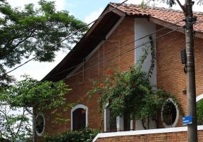 Sobrado com 3 Quartos para venda ou aluguel, 327m²