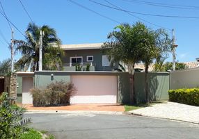 Sobrado com 4 Quartos à venda, 327m²