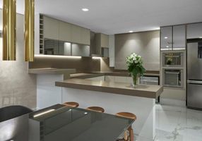 Casa de Condomínio com 4 Quartos à venda, 400m²