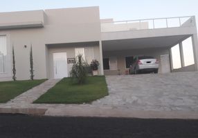 Casa com 4 Quartos à venda, 300m²