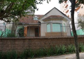 Casa com 5 Quartos para alugar, 424m²