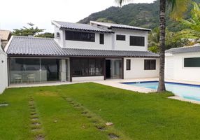 Casa de Condomínio com 3 Quartos à venda, 264m²