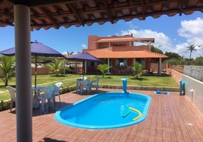 Casa de Condomínio com 5 Quartos para venda ou aluguel, 200m²