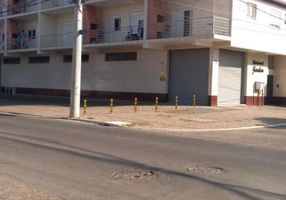 Ponto Comercial com 1 Quarto para alugar, 215m²