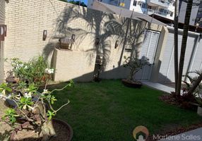 Casa com 4 Quartos à venda, 300m²