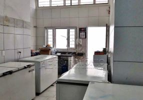 Casa com 3 Quartos à venda, 480m²