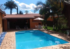 Fazenda/Sítio com 4 Quartos à venda, 1000m²