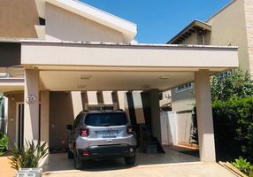 Casa de Condomínio com 3 Quartos à venda, 270m²