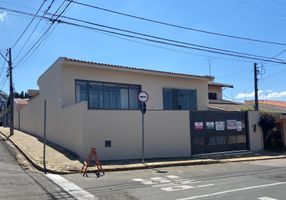 Casa com 2 Quartos à venda, 326m²