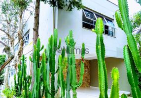 Imóvel Comercial com 8 Quartos à venda, 445m²