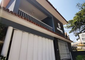 Imóvel Comercial com 4 Quartos à venda, 279m²