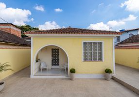 Casa com 3 Quartos à venda, 100m²