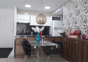 Apartamento com 3 Quartos à venda, 75m²
