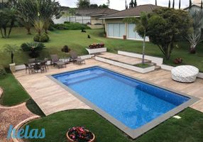 Casa de Condomínio com 3 Quartos à venda, 370m²