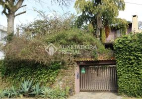 Sobrado com 3 Quartos à venda, 241m²