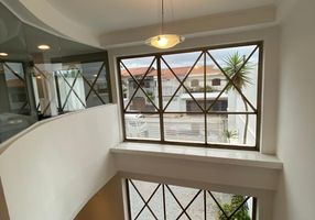 Imóvel Comercial com 9 Quartos para alugar, 300m²