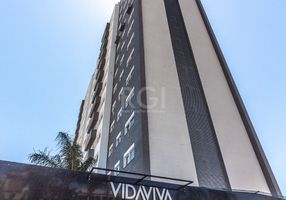 Apartamento com 3 Quartos para alugar, 76m²