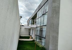 Sobrado com 4 Quartos à venda, 270m²