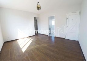 Apartamento com 3 Quartos para alugar, 75m²