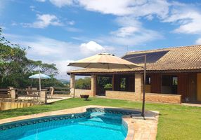 Fazenda/Sítio com 8 Quartos à venda, 600m²